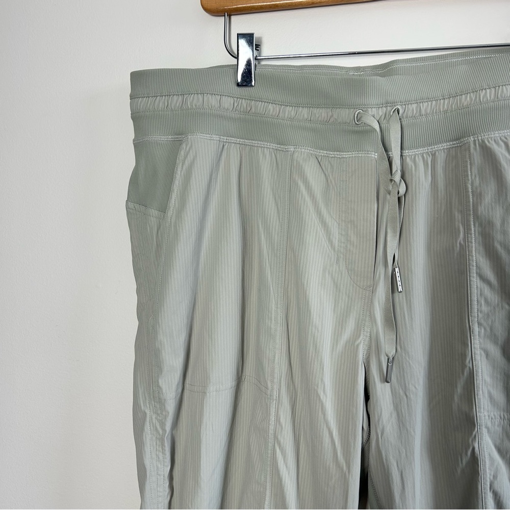 Lululemon 2022 Dance Studio Mid-Rise Crop 25" Raw Linen 14 - Picture 8 of 13